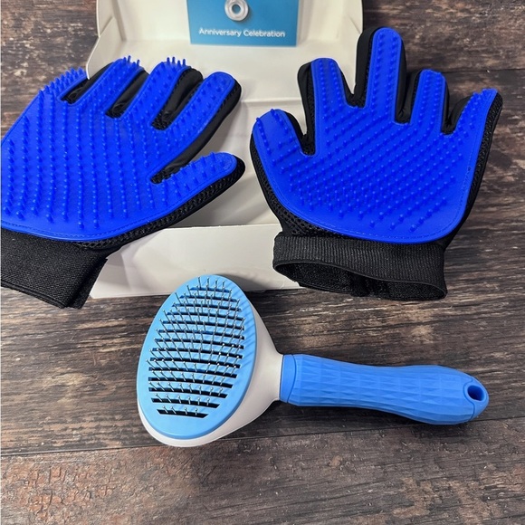 Nomoy Pet Blue and Black Dog Grooming Set with Silicone Brush and Glove - Picture 3 of 9